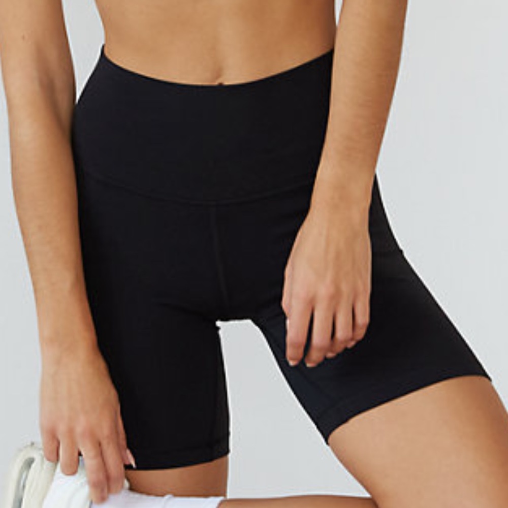 Aritzia TNA Bike Shorts